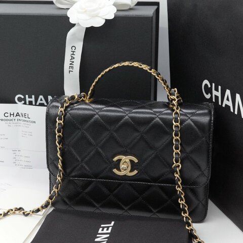 （大全配♥️精選推薦）Chanel 香奈兒 經典菱格紋 鏤空字母手柄 黑色 小牛皮  翻蓋包 肩背包 口蓋包