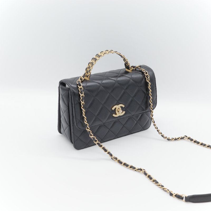 （大全配♥️精選推薦）Chanel 香奈兒 經典菱格紋 鏤空字母手柄 黑色 小牛皮  翻蓋包 肩背包 口蓋包-5