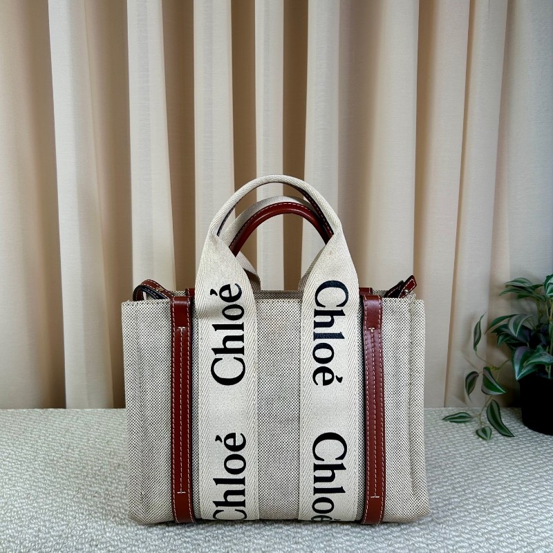 Chloe蔻依 Woody托特包 米白帆布拼棕色皮 經典logo織帶 有肩帶 可單肩可斜挎可手提 容量合適 日常通勤、逛街都很實用 百搭不挑衣服-0