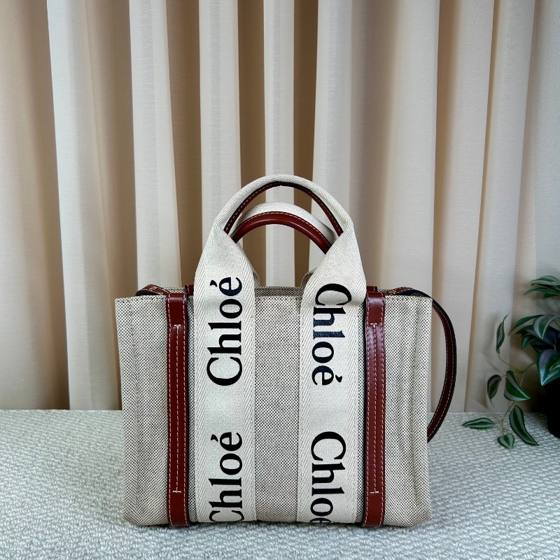 Chloe蔻依 Woody托特包 米白帆布拼棕色皮 經典logo織帶 有肩帶 可單肩可斜挎可手提 容量合適 日常通勤、逛街都很實用 百搭不挑衣服-6