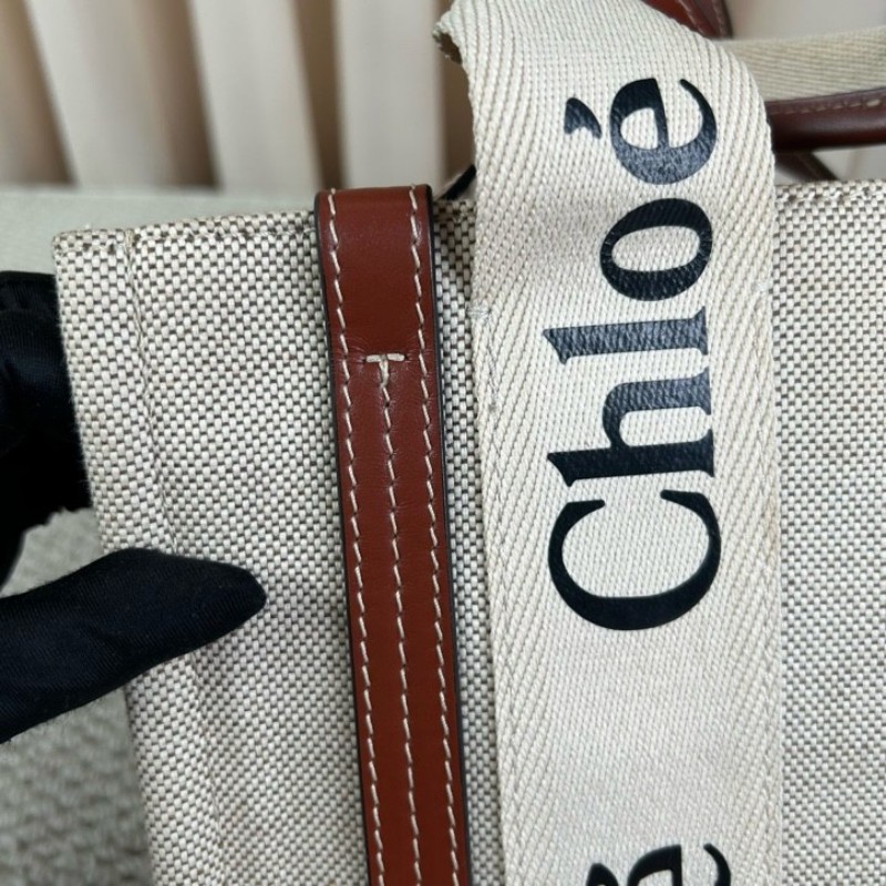 Chloe蔻依 Woody托特包 米白帆布拼棕色皮 經典logo織帶 有肩帶 可單肩可斜挎可手提 容量合適 日常通勤、逛街都很實用 百搭不挑衣服-11