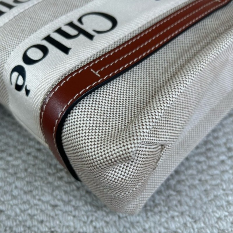 Chloe蔻依 Woody托特包 米白帆布拼棕色皮 經典logo織帶 有肩帶 可單肩可斜挎可手提 容量合適 日常通勤、逛街都很實用 百搭不挑衣服-13