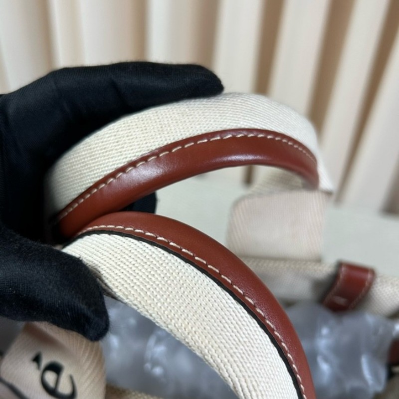 Chloe蔻依 Woody托特包 米白帆布拼棕色皮 經典logo織帶 有肩帶 可單肩可斜挎可手提 容量合適 日常通勤、逛街都很實用 百搭不挑衣服-21