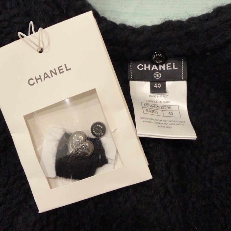 Chanel 愛心釦 黑色縷空披肩斗篷毛衣 FR40號-5