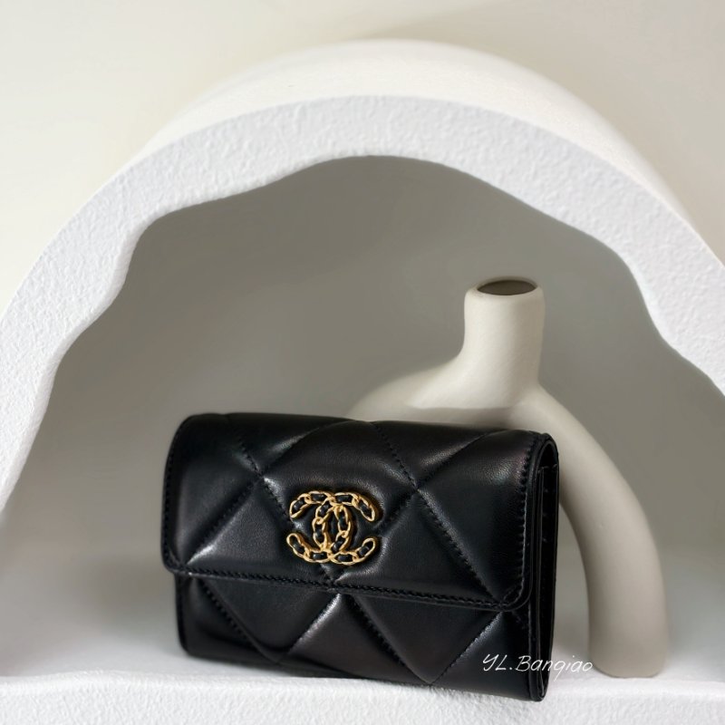 S5270-CHANEL 19黑羊皮金釦下蓋中夾AP2700-0