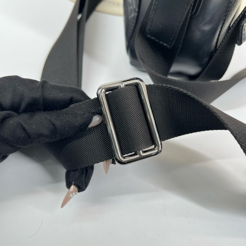 zzz LV路易威登 VOYAGER黑武士郵差包斜挎包單肩包 背攜十分舒適 滿足都市生活的使用需要-17