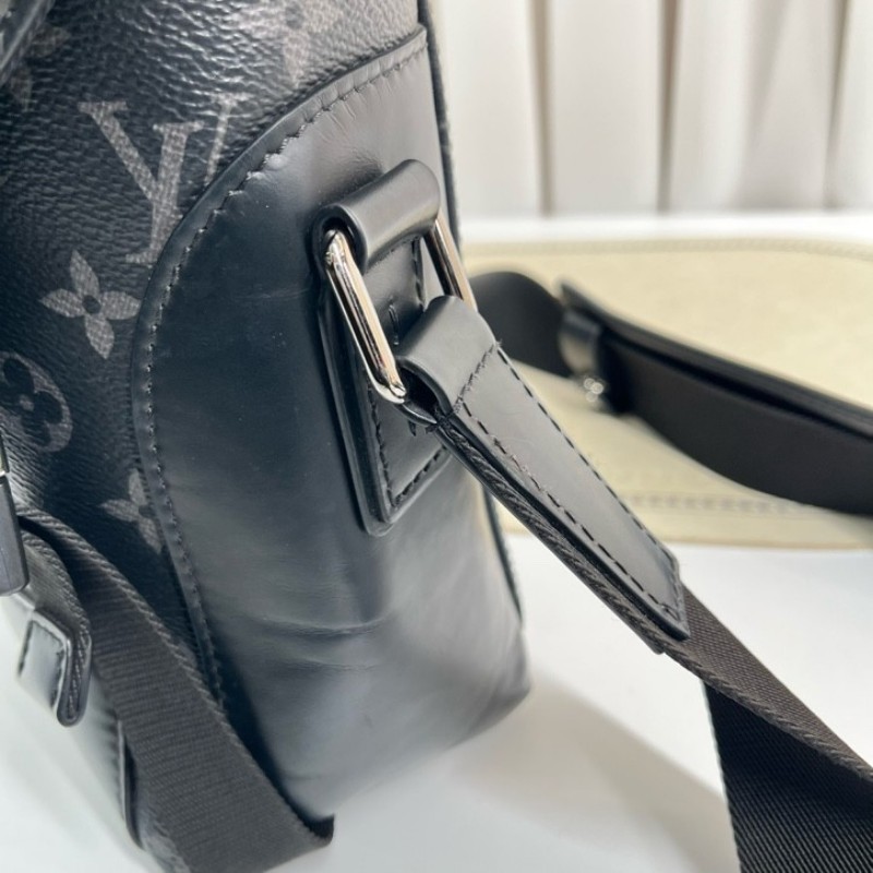 zzz LV路易威登 VOYAGER黑武士郵差包斜挎包單肩包 背攜十分舒適 滿足都市生活的使用需要-19