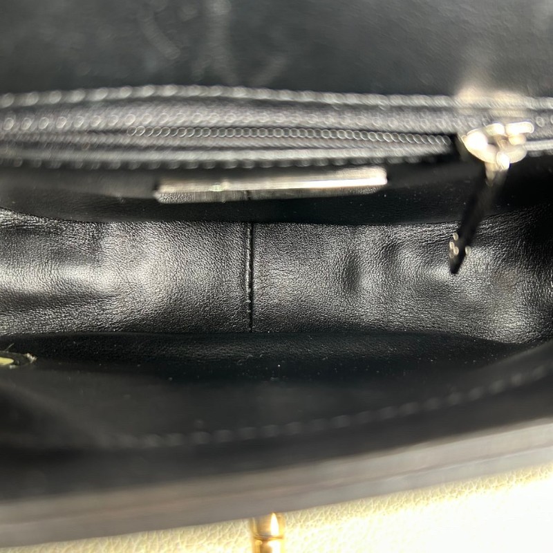 香奈兒/Chanel   27開 黑色菱格牛皮郵差包 鴛鴦扣五金鏈條 可手拎可斜挎-13