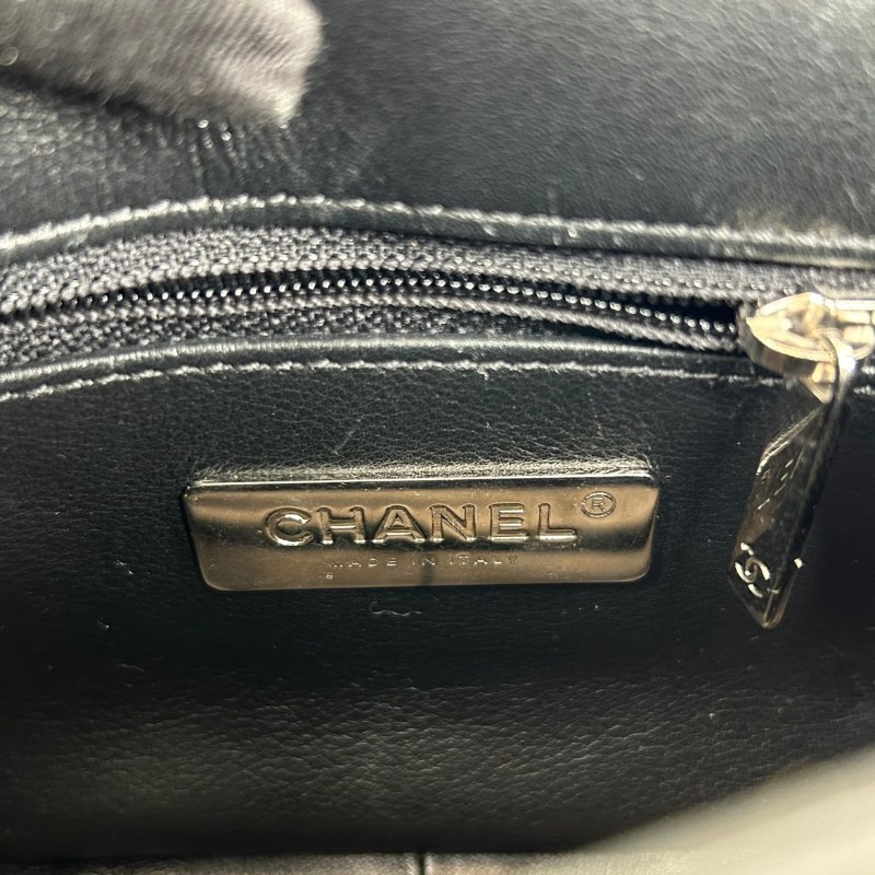 香奈兒/Chanel   27開 黑色菱格牛皮郵差包 鴛鴦扣五金鏈條 可手拎可斜挎-15