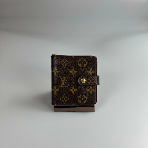 LV M61667 老花釦式短夾