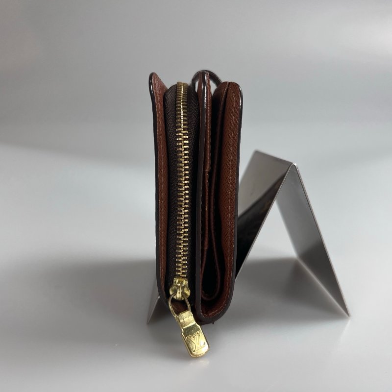 LV M61667 老花釦式短夾-2