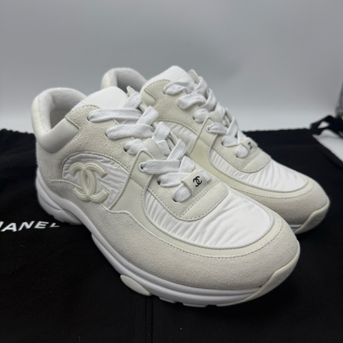 CHANEL香奈兒 系帶 簡約百搭 低幫 運動休閒鞋 白色 超級經典的款式❣️尺碼：37碼 附件：防塵袋