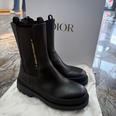 DIOR迪奧 Trial 牛皮革 時尚百搭 短筒 切爾西靴 女款 黑色 尺碼：37.5碼 附件：塵袋