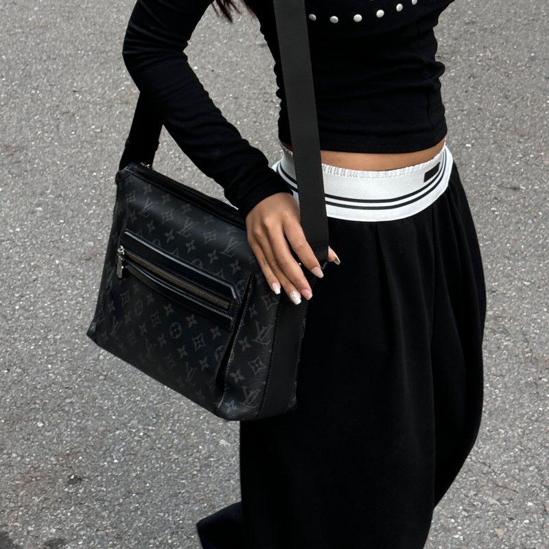 【新款黑武士🆒】 LV M44223 Odyssey 黑老花 斜背包（專櫃94,800）-3