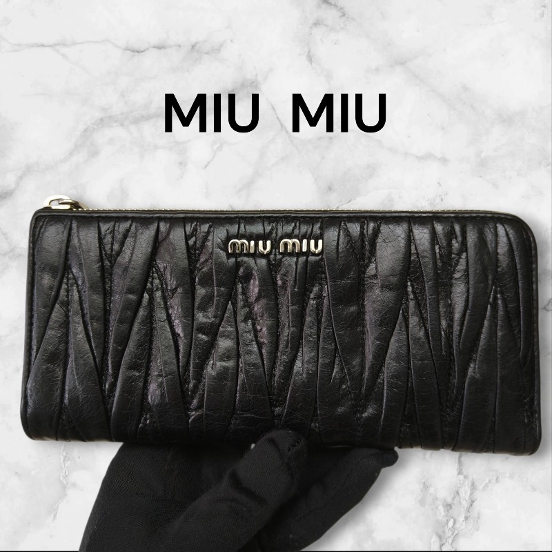 【🐴馬上下單最優惠】🧧限時降價至2/11（原$8800）㊣✨MIU MIU✨繆繆（附盒子）黑色 皺摺 羊皮 經典 L型 拉鍊 長夾 皮夾 錢包/二手皮夾/二手精品/保證正品🌳二手樹屋🌳-0