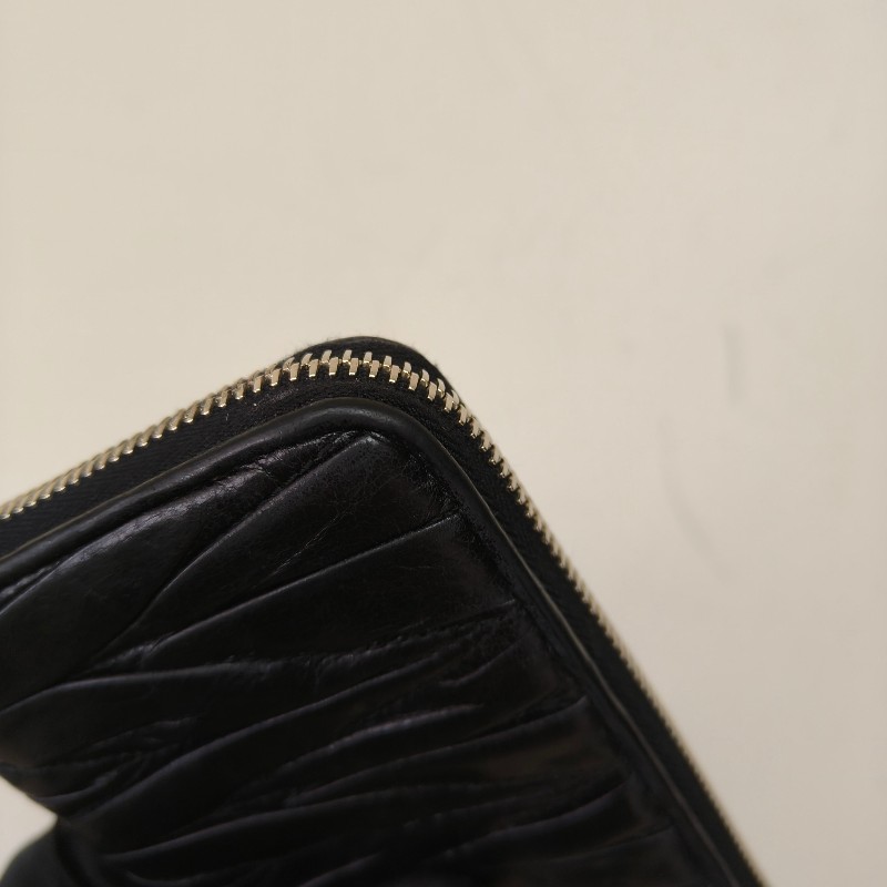 【🐴馬上下單最優惠】🧧限時降價至2/11（原$8800）㊣✨MIU MIU✨繆繆（附盒子）黑色 皺摺 羊皮 經典 L型 拉鍊 長夾 皮夾 錢包/二手皮夾/二手精品/保證正品🌳二手樹屋🌳-14