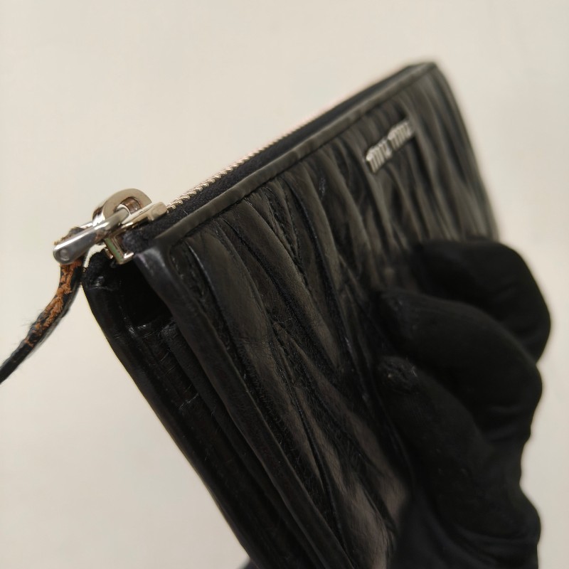 【🐴馬上下單最優惠】🧧限時降價至2/11（原$8800）㊣✨MIU MIU✨繆繆（附盒子）黑色 皺摺 羊皮 經典 L型 拉鍊 長夾 皮夾 錢包/二手皮夾/二手精品/保證正品🌳二手樹屋🌳-17
