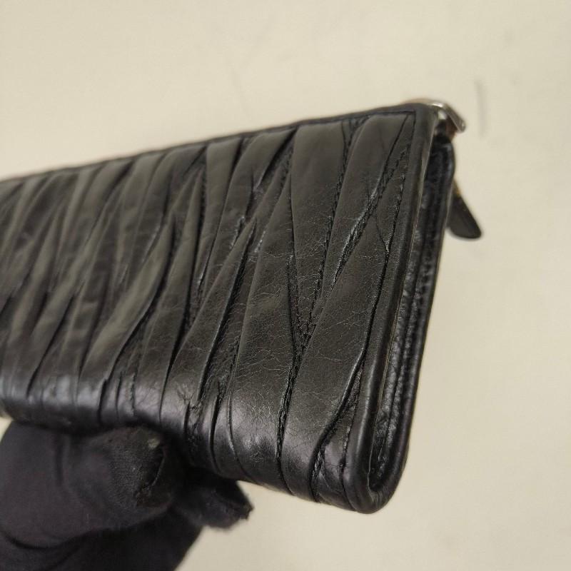 【🐴馬上下單最優惠】🧧限時降價至2/11（原$8800）㊣✨MIU MIU✨繆繆（附盒子）黑色 皺摺 羊皮 經典 L型 拉鍊 長夾 皮夾 錢包/二手皮夾/二手精品/保證正品🌳二手樹屋🌳-20