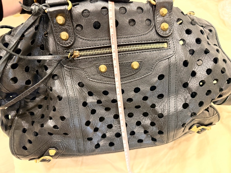 Balenciaga City 巴黎世家 黑色皮革 洞洞包 手提肩背包-5