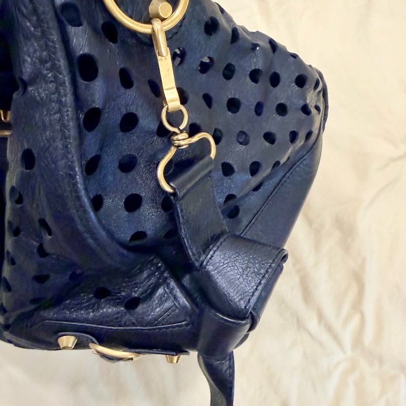 Balenciaga City 巴黎世家 黑色皮革 洞洞包 手提肩背包-11