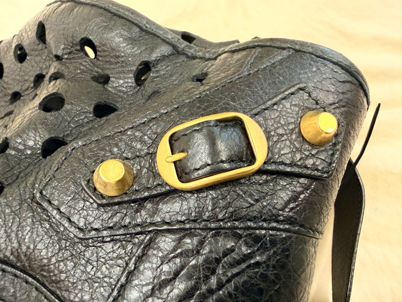 🔥稀有限量款🔥Balenciaga City 洞洞機車包｜黑色穿孔皮革 大容量肩背/手提 超甜價✨-9
