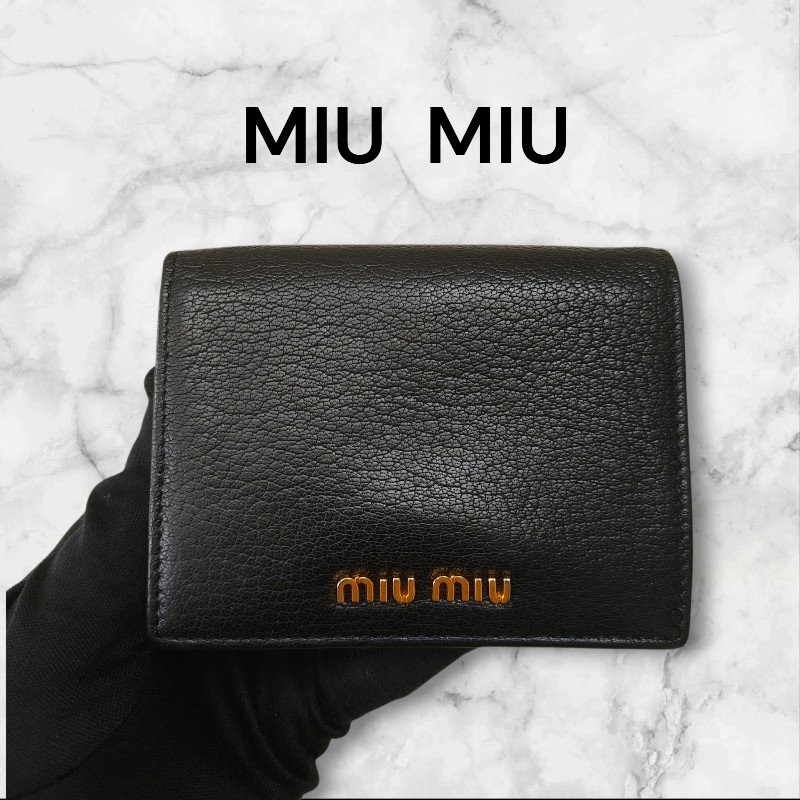 【🐴馬上下單最優惠】🧧限時降價至2/11（原$7800）【8成新】✨MIU MIU✨繆繆（附盒子）黑色 拼色 釘釦 短夾 皮夾 錢包/二手皮夾/二手精品/保證正品🌳二手樹屋🌳-0
