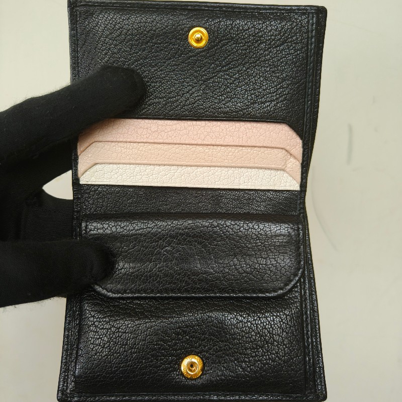 【🐴馬上下單最優惠】🧧限時降價至2/11（原$7800）【8成新】✨MIU MIU✨繆繆（附盒子）黑色 拼色 釘釦 短夾 皮夾 錢包/二手皮夾/二手精品/保證正品🌳二手樹屋🌳-20
