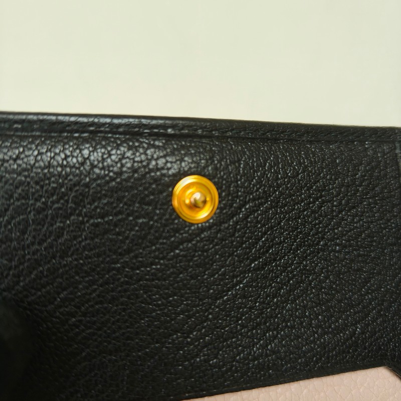 【🐴馬上下單最優惠】🧧限時降價至2/11（原$7800）【8成新】✨MIU MIU✨繆繆（附盒子）黑色 拼色 釘釦 短夾 皮夾 錢包/二手皮夾/二手精品/保證正品🌳二手樹屋🌳-21