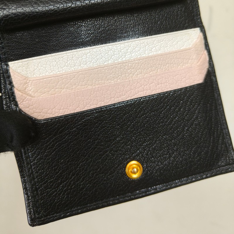 【🐴馬上下單最優惠】🧧限時降價至2/11（原$7800）【8成新】✨MIU MIU✨繆繆（附盒子）黑色 拼色 釘釦 短夾 皮夾 錢包/二手皮夾/二手精品/保證正品🌳二手樹屋🌳-23