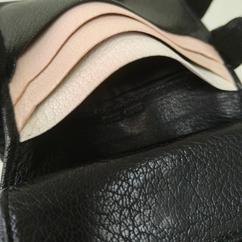 【🐴馬上下單最優惠】🧧限時降價至2/11（原$7800）【8成新】✨MIU MIU✨繆繆（附盒子）黑色 拼色 釘釦 短夾 皮夾 錢包/二手皮夾/二手精品/保證正品🌳二手樹屋🌳-24