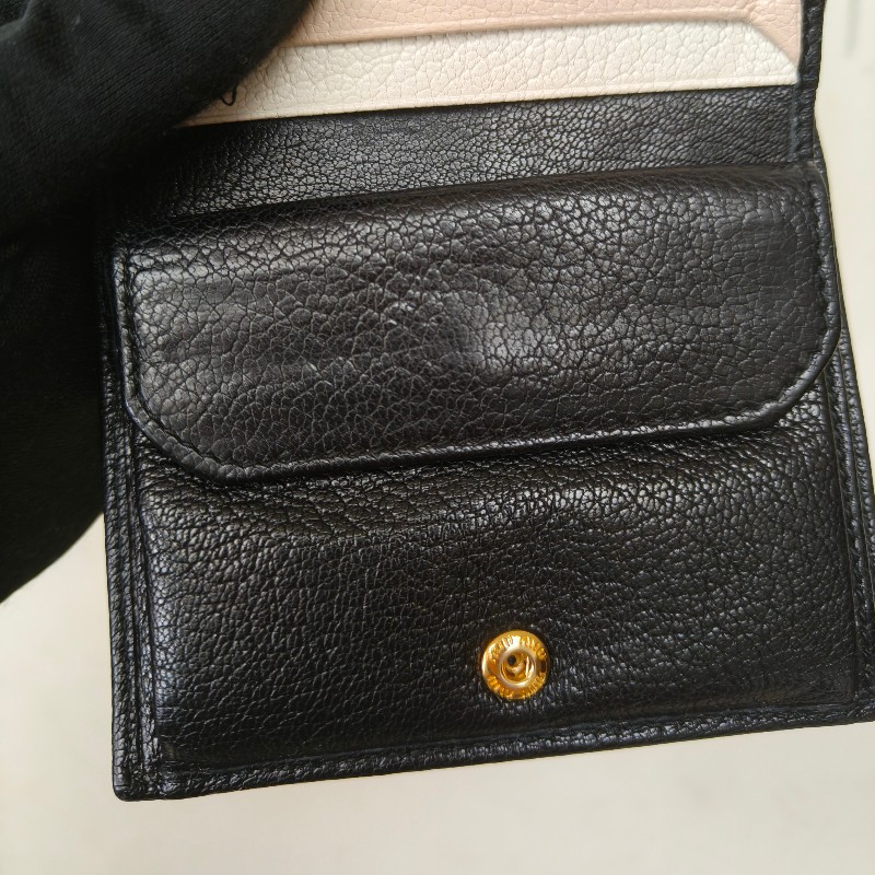 【🐴馬上下單最優惠】🧧限時降價至2/11（原$7800）【8成新】✨MIU MIU✨繆繆（附盒子）黑色 拼色 釘釦 短夾 皮夾 錢包/二手皮夾/二手精品/保證正品🌳二手樹屋🌳-26
