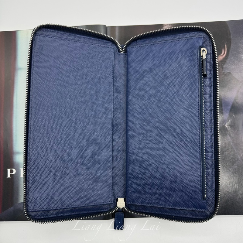 PRADA 經典Saffiano皮革商務型拉鍊深藍色長夾-5