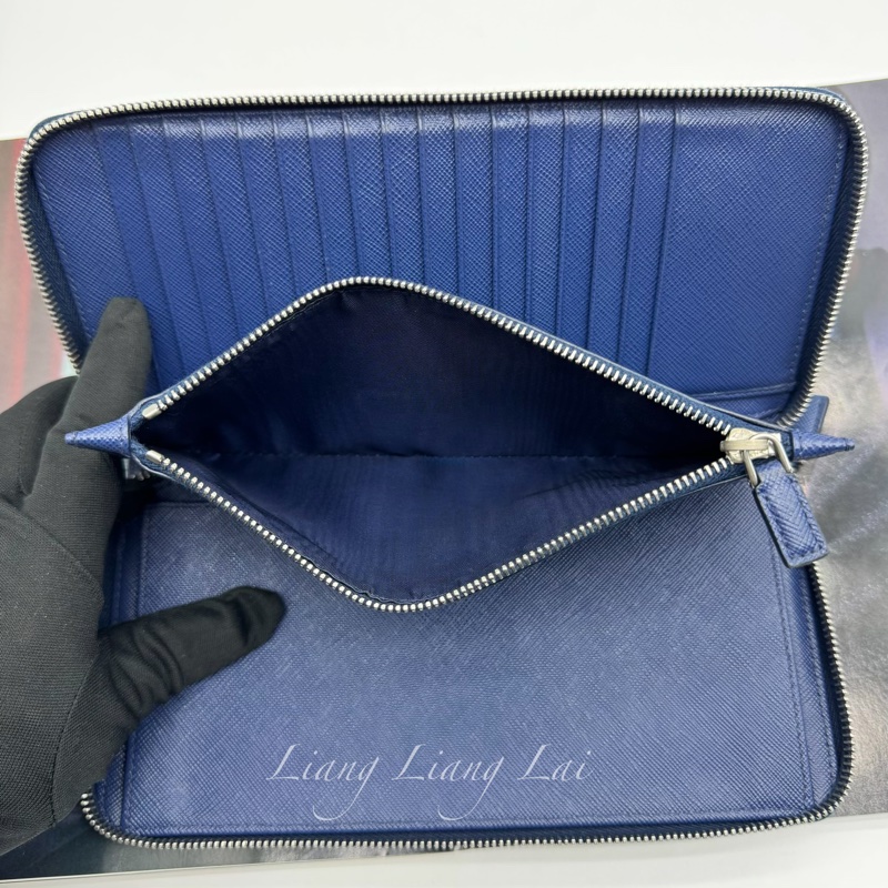 PRADA 經典Saffiano皮革商務型拉鍊深藍色長夾-10
