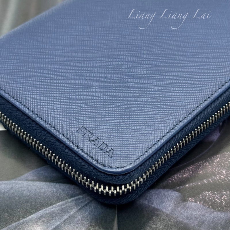 PRADA 經典Saffiano皮革商務型拉鍊深藍色長夾-23