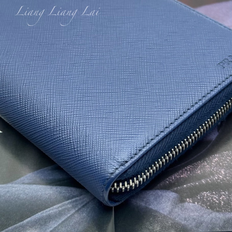 PRADA 經典Saffiano皮革商務型拉鍊深藍色長夾-24