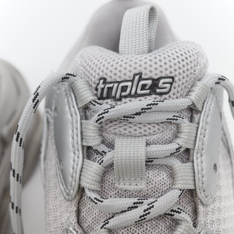 Balenciaga 巴黎世家 Triple S 銀色金屬色 復古老爹鞋 休閒鞋 EU38-10
