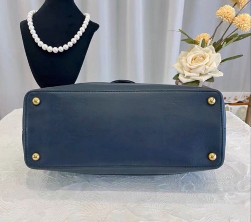 Chanel 海軍藍金色手柄荔枝紋手提斜背包 27*15*11 98新 配件塵袋-4