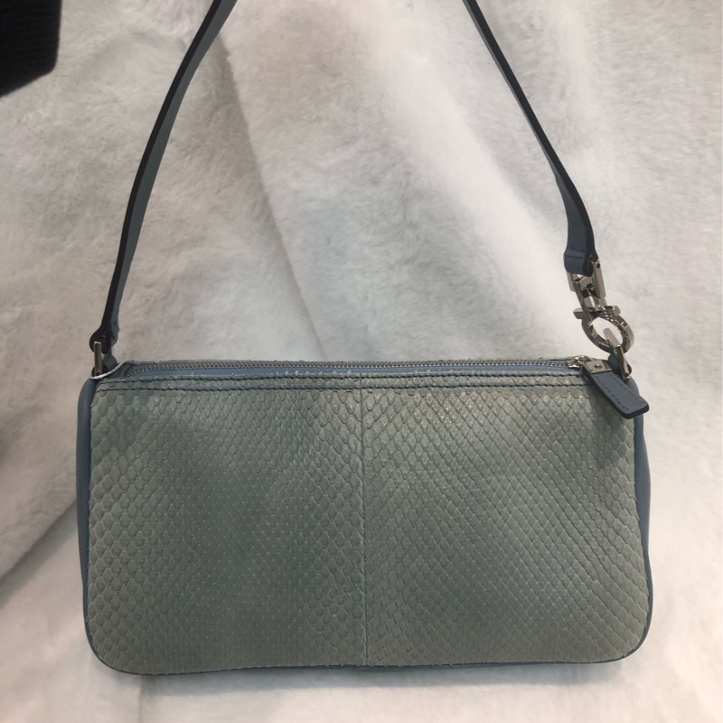 Ferragamo 粉藍色蛇紋皮 手挽Hobo XC233-0