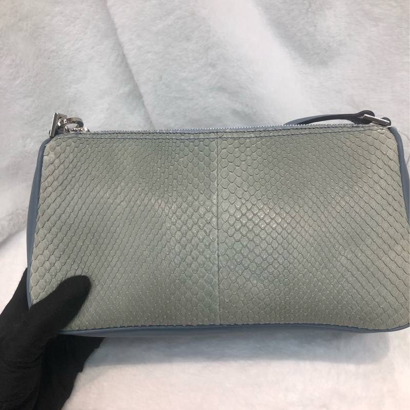 Ferragamo 粉藍色蛇紋皮 手挽Hobo XC233-7