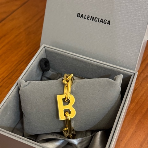 Balenciaga 字母B金色金屬手鏈 超級美