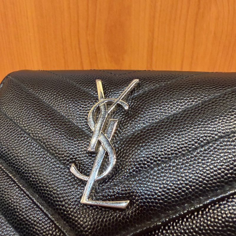 YSL 黑魚子醬牛皮銀釦三折短夾-1