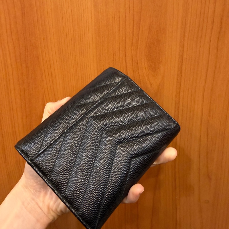 YSL 黑魚子醬牛皮銀釦三折短夾-5