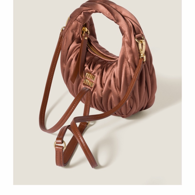 Miu Miu 女士 Wander 馬特拉塞凸紋緞布迷你包均碼碼MINI、17.5cm*5.5cm*14cm-4