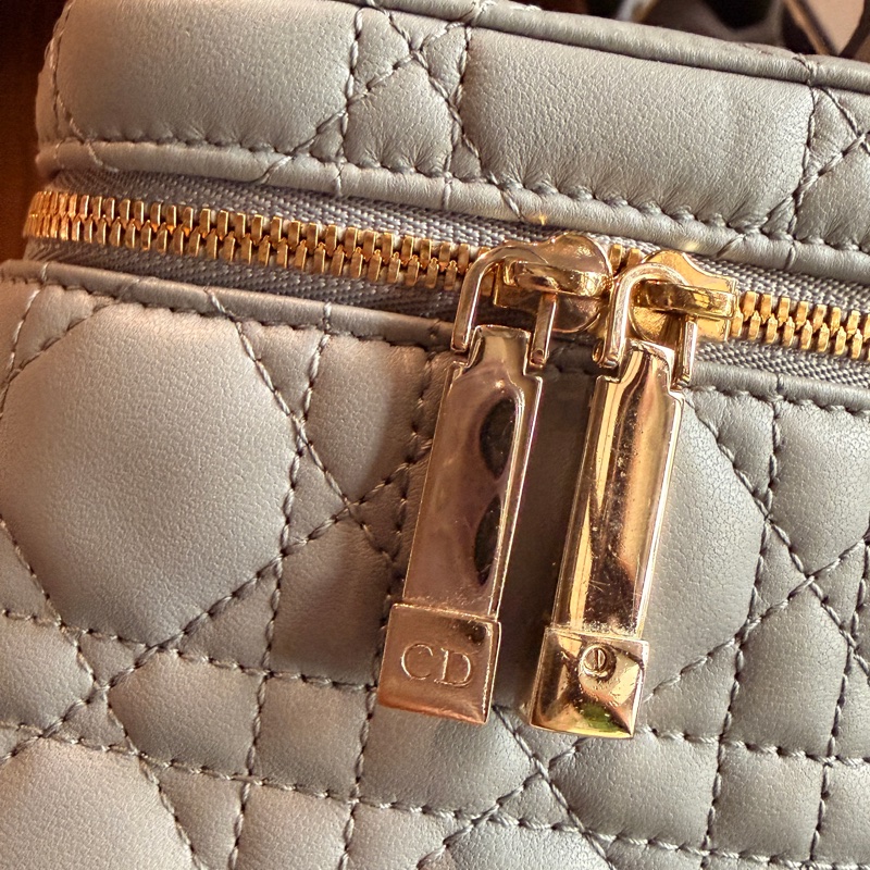 DIOR Lady Dior Micro Mini Vanity迪奧戴妃微型化妝包 超迷你 霧霾藍-5
