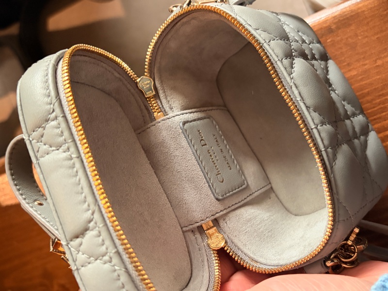 DIOR Lady Dior Micro Mini Vanity迪奧戴妃微型化妝包 超迷你 霧霾藍-9