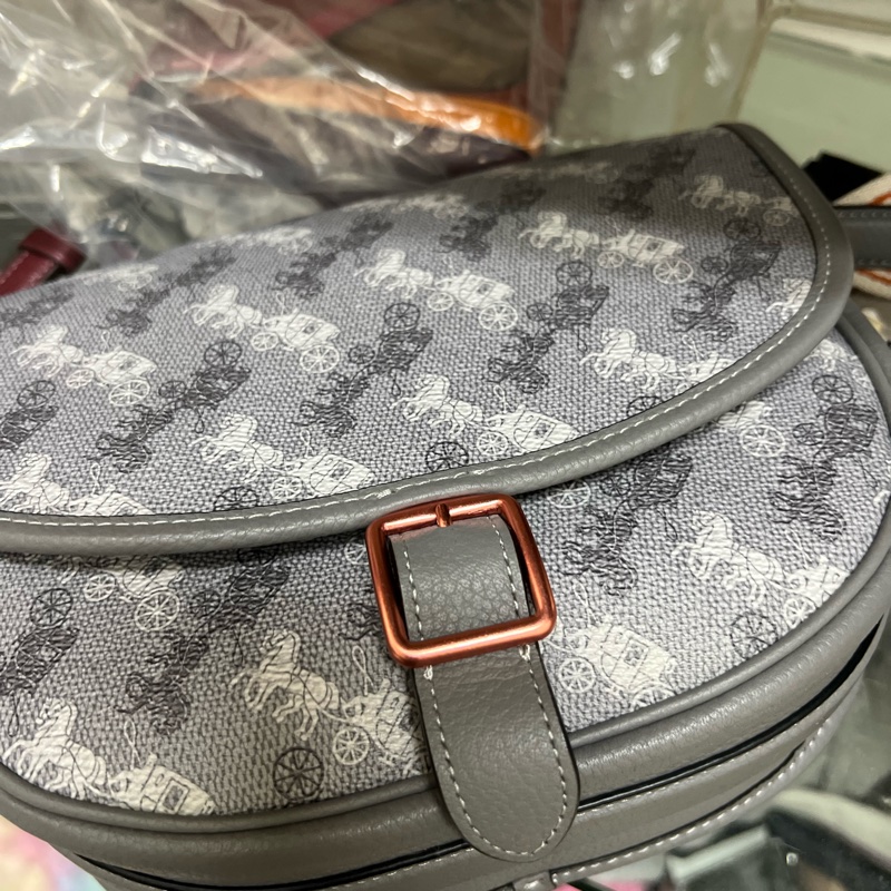 coach馬鞍包男包（女生也可以背喔）-9