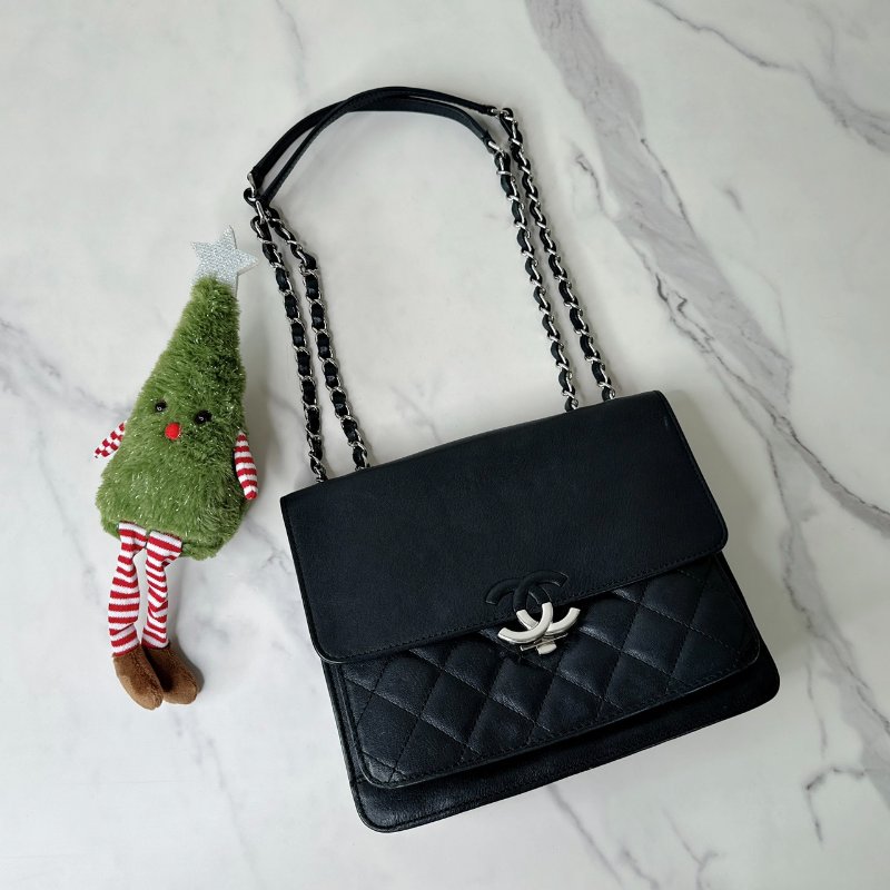 CHANEL 古巴黑牛銀扣鏈條包-0