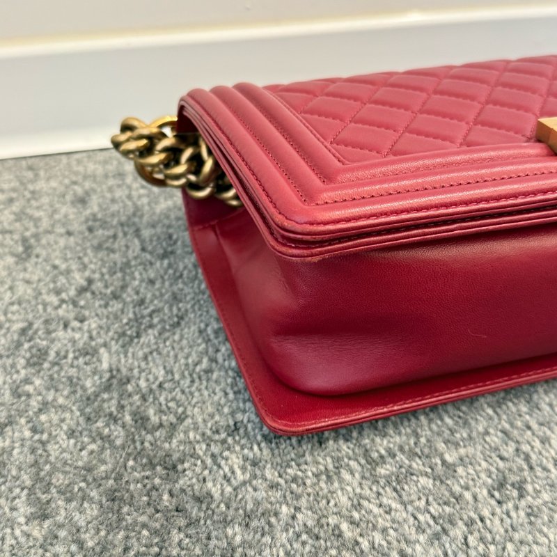 近新品 香奈兒/Chanel 紅色Leboy中號羊皮 經典菱格紋設計 金扣鏈條-8