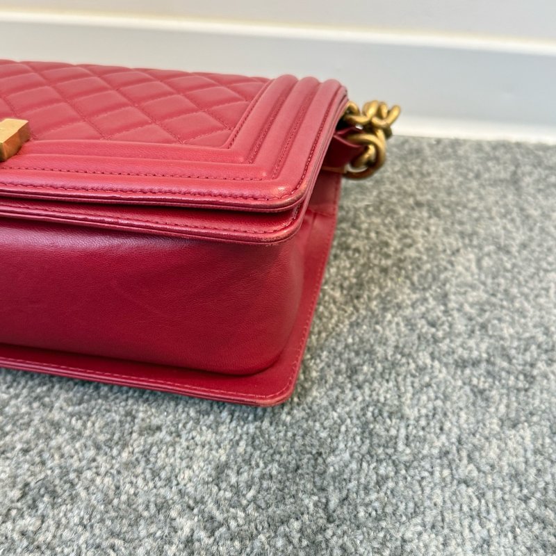 近新品 香奈兒/Chanel 紅色Leboy中號羊皮 經典菱格紋設計 金扣鏈條-9