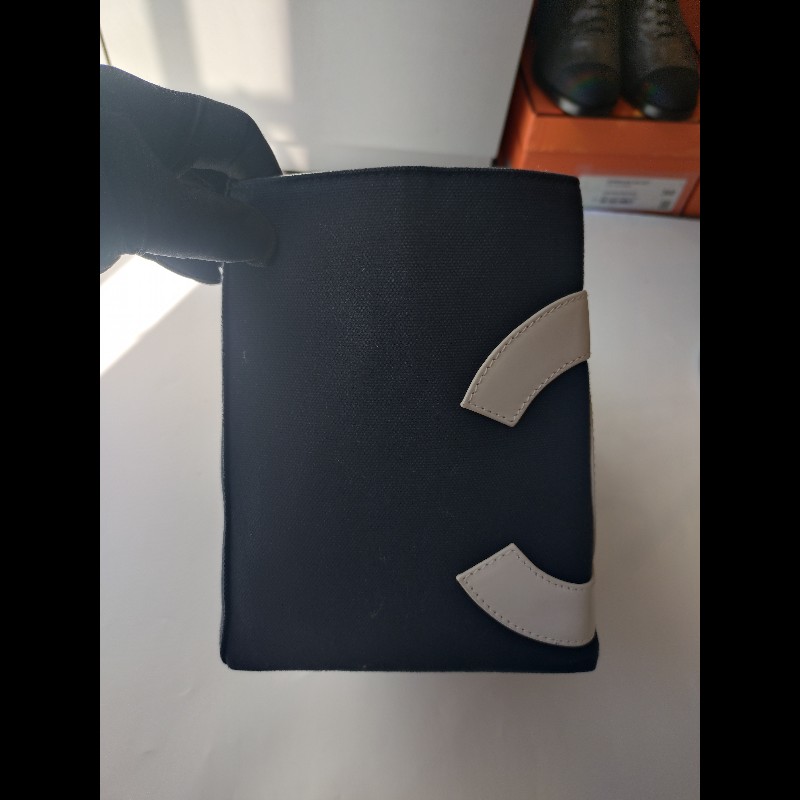 Chanel 銀鍊藍布銀白雙C5號托特包-7